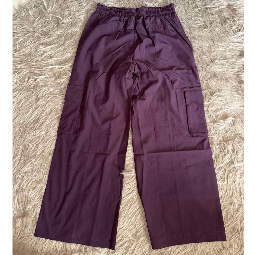 New Fabletics Downtown Wide Leg Cargo Pant Oxblood Women’s size M - Picture 12 of 13